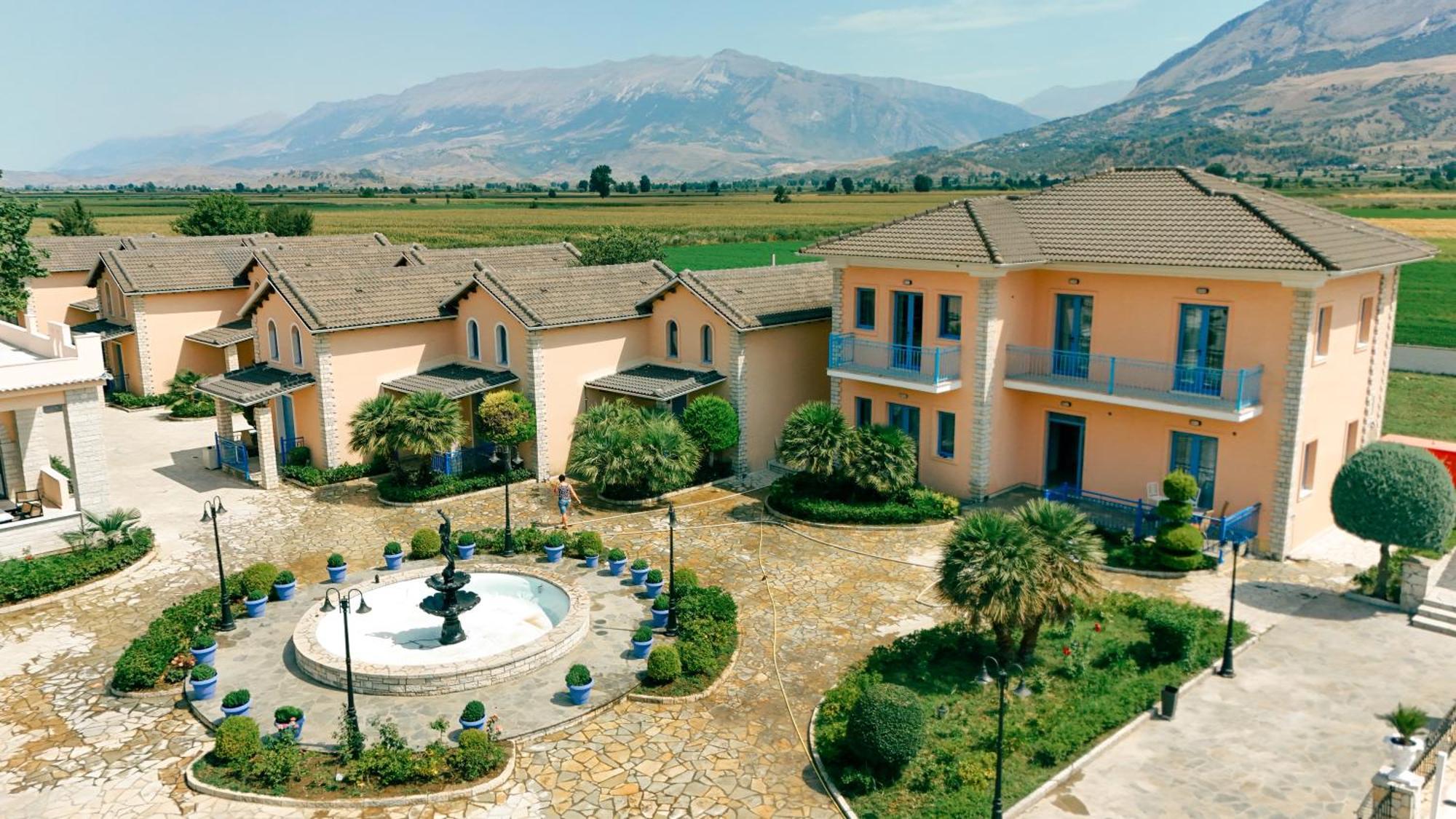 Kronos Village Gjirokastër Buitenkant foto