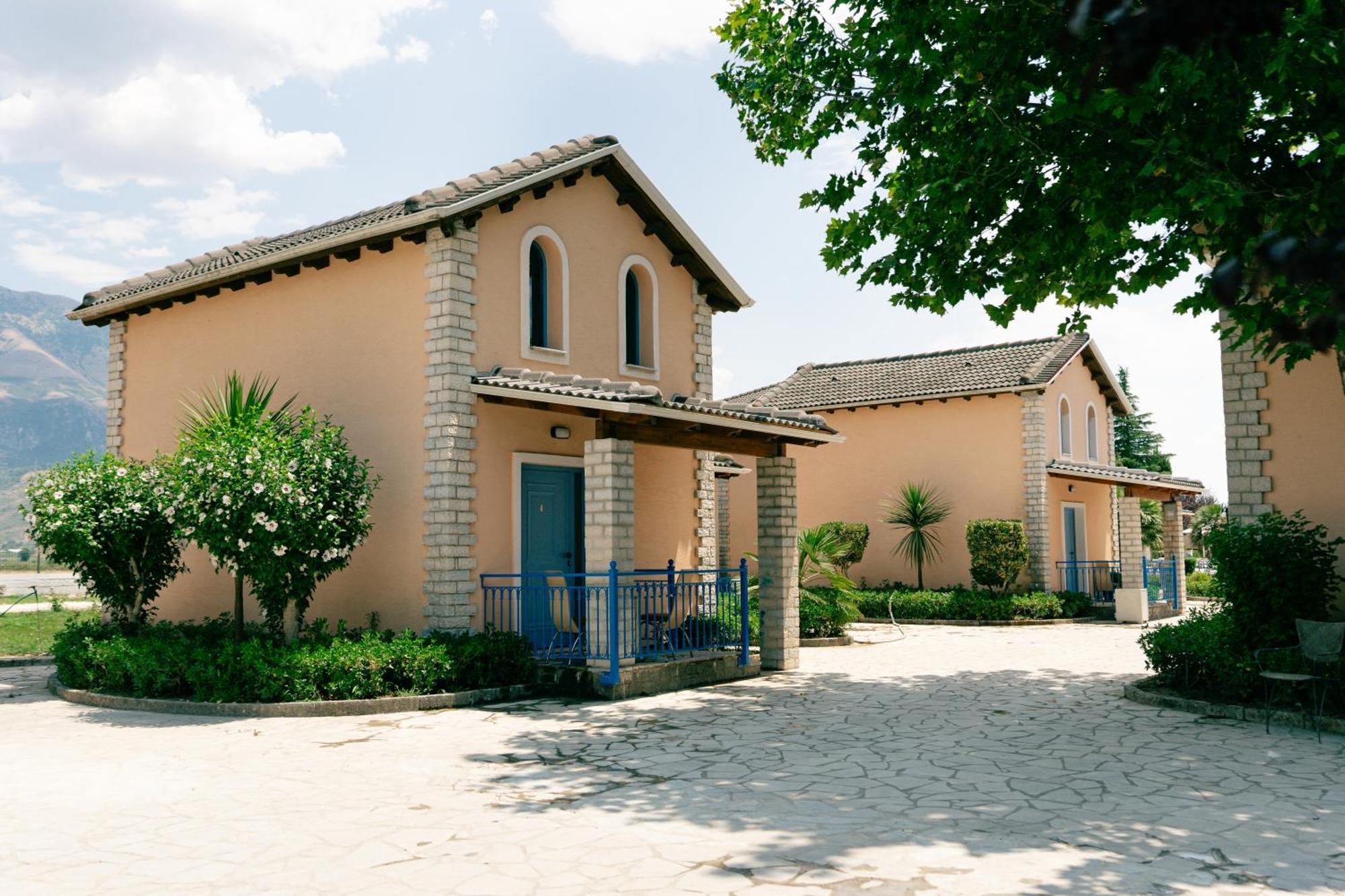 Kronos Village Gjirokastër Buitenkant foto